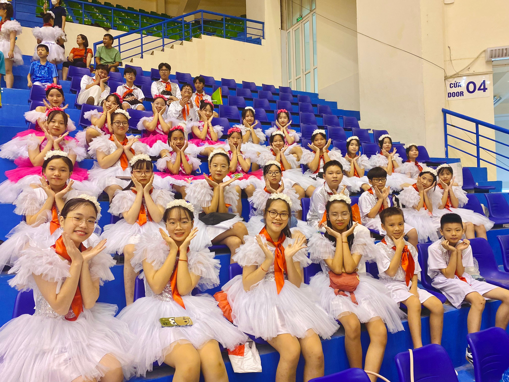 Trong lúc nghỉ hè học sinh Trường THCS Thống Nhất vẫn tỏa sáng trong Liên hoan múa hát và chung kết các môn thể thao thiếu nhi Quận Ba Đình